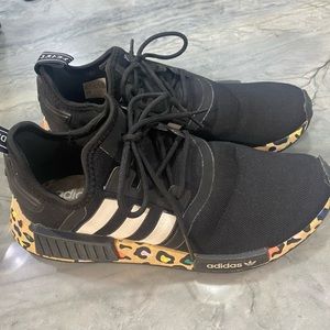 Adidas size 8.5 NMD-R1 colorful leopard print soles great condition